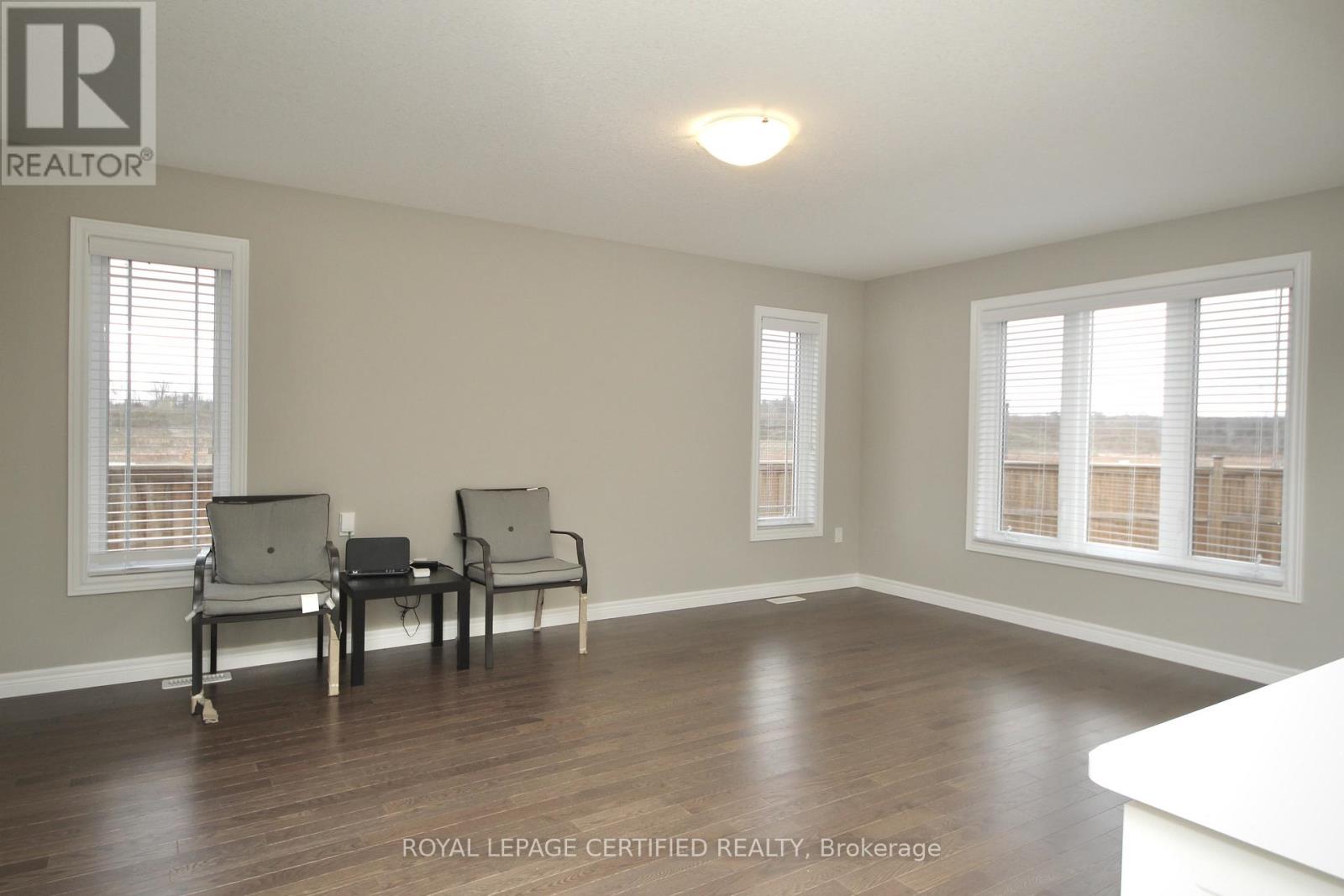 2 Crosswinds Drive, Kitchener, Ontario  N2A 0J7 - Photo 14 - X12718948