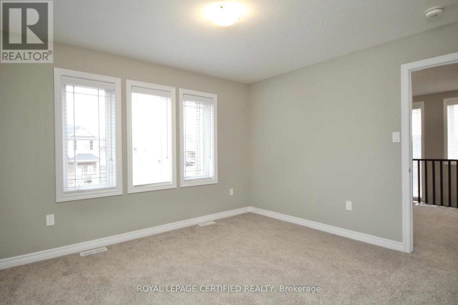 2 Crosswinds Drive, Kitchener, Ontario  N2A 0J7 - Photo 24 - X12718948