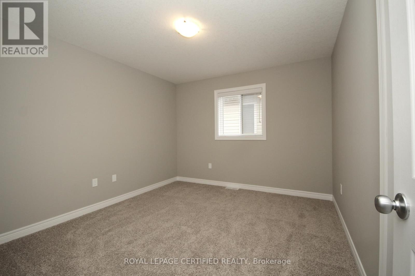 2 Crosswinds Drive, Kitchener, Ontario  N2A 0J7 - Photo 33 - X12718948