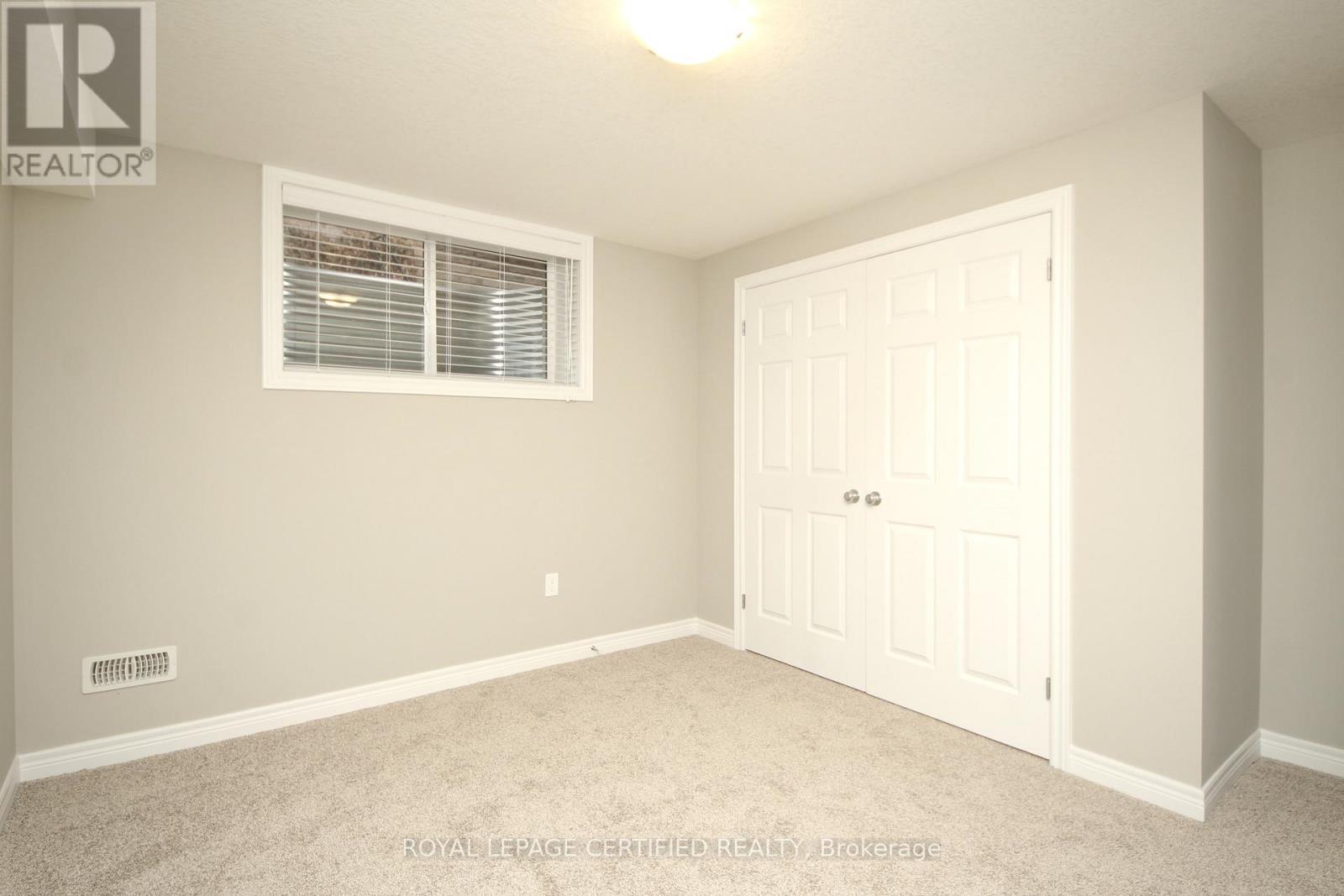 2 Crosswinds Drive, Kitchener, Ontario  N2A 0J7 - Photo 35 - X12718948