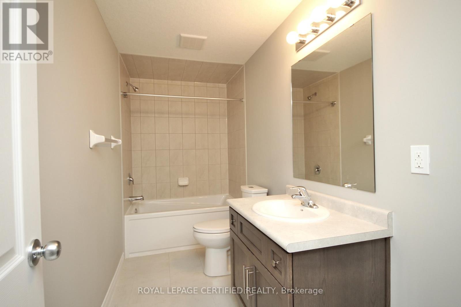 2 Crosswinds Drive, Kitchener, Ontario  N2A 0J7 - Photo 36 - X12718948