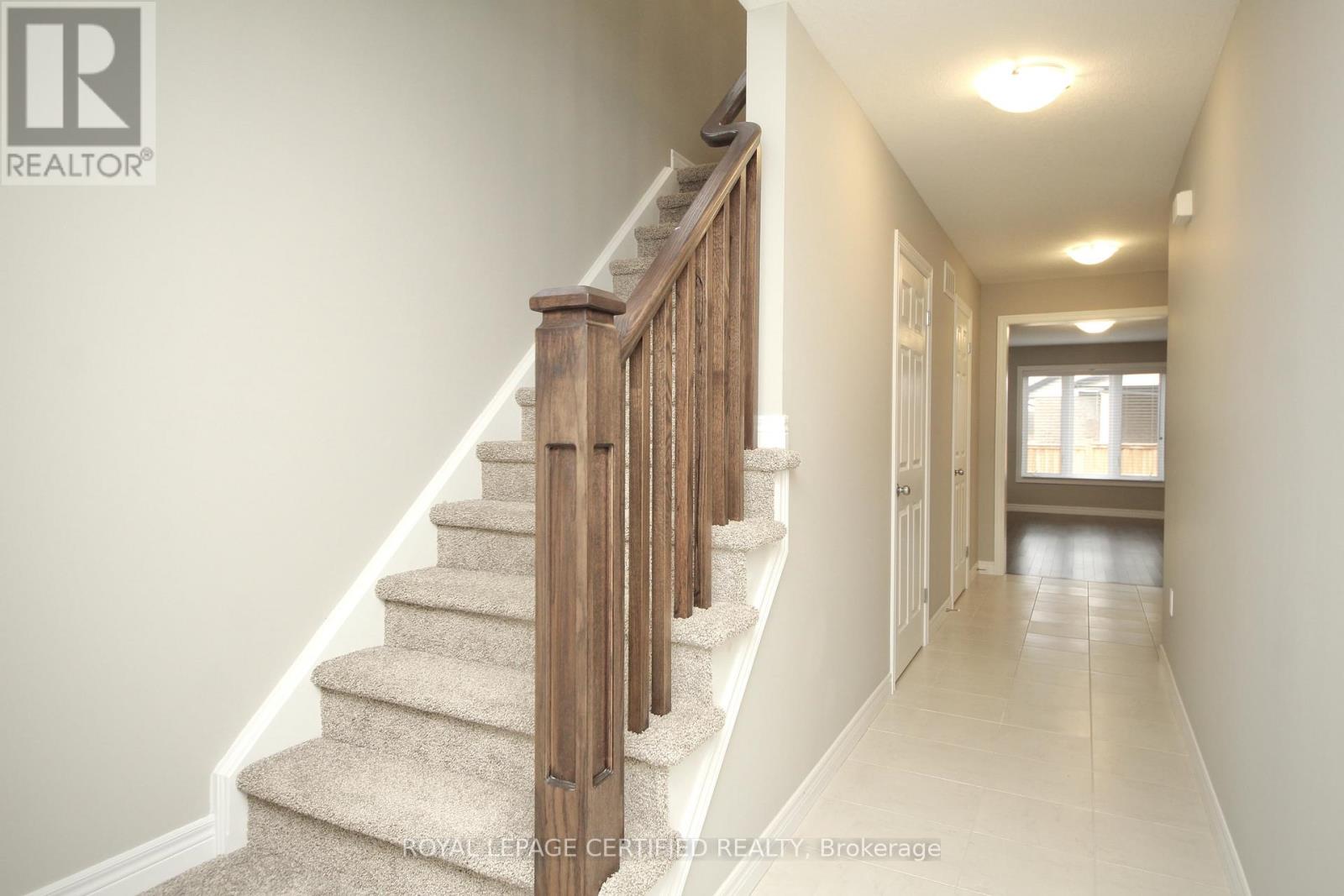 2 Crosswinds Drive, Kitchener, Ontario  N2A 0J7 - Photo 4 - X12718948