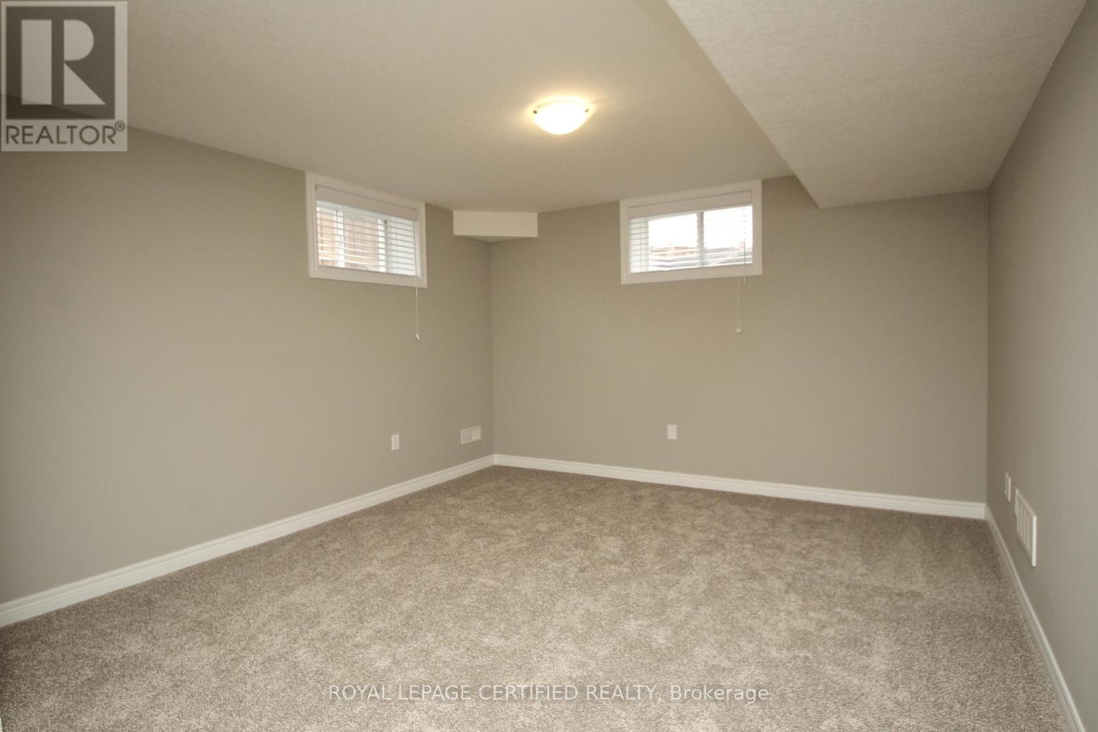 2 Crosswinds Drive, Kitchener, Ontario  N2A 0J7 - Photo 40 - X12718948