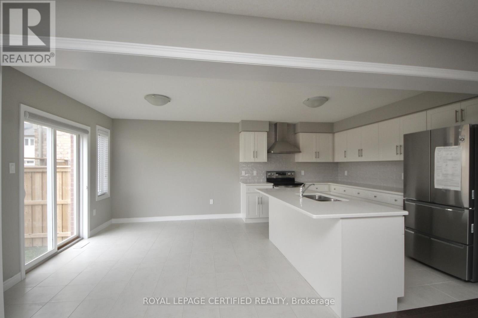 2 Crosswinds Drive, Kitchener, Ontario  N2A 0J7 - Photo 7 - X12718948