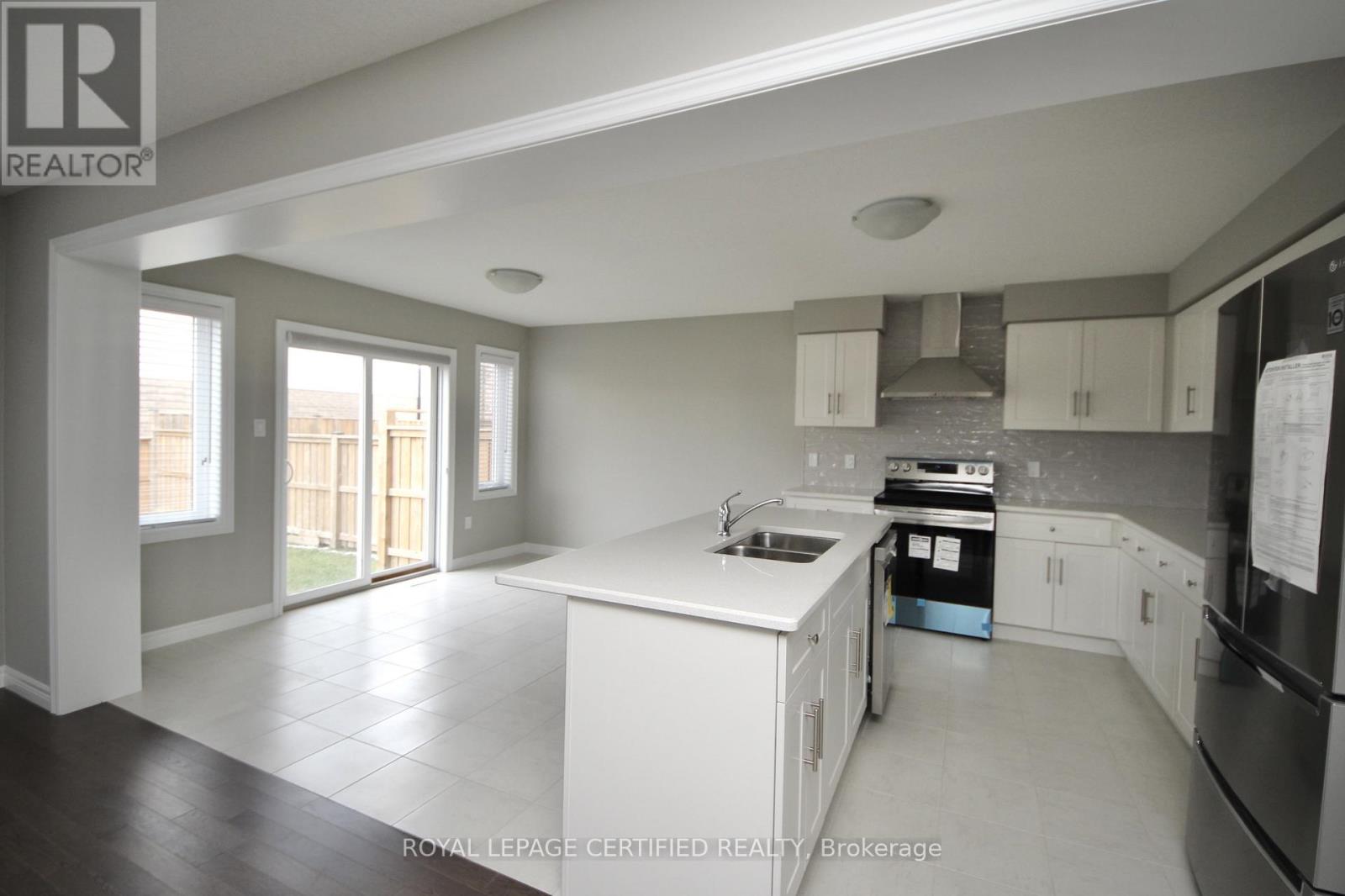 2 Crosswinds Drive, Kitchener, Ontario  N2A 0J7 - Photo 8 - X12718948