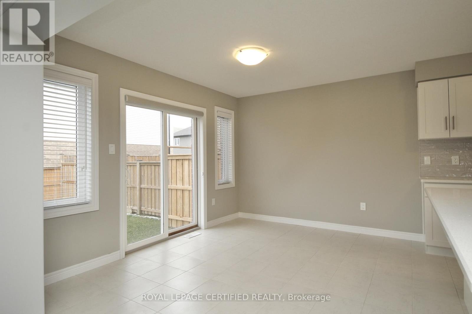 2 Crosswinds Drive, Kitchener, Ontario  N2A 0J7 - Photo 9 - X12718948