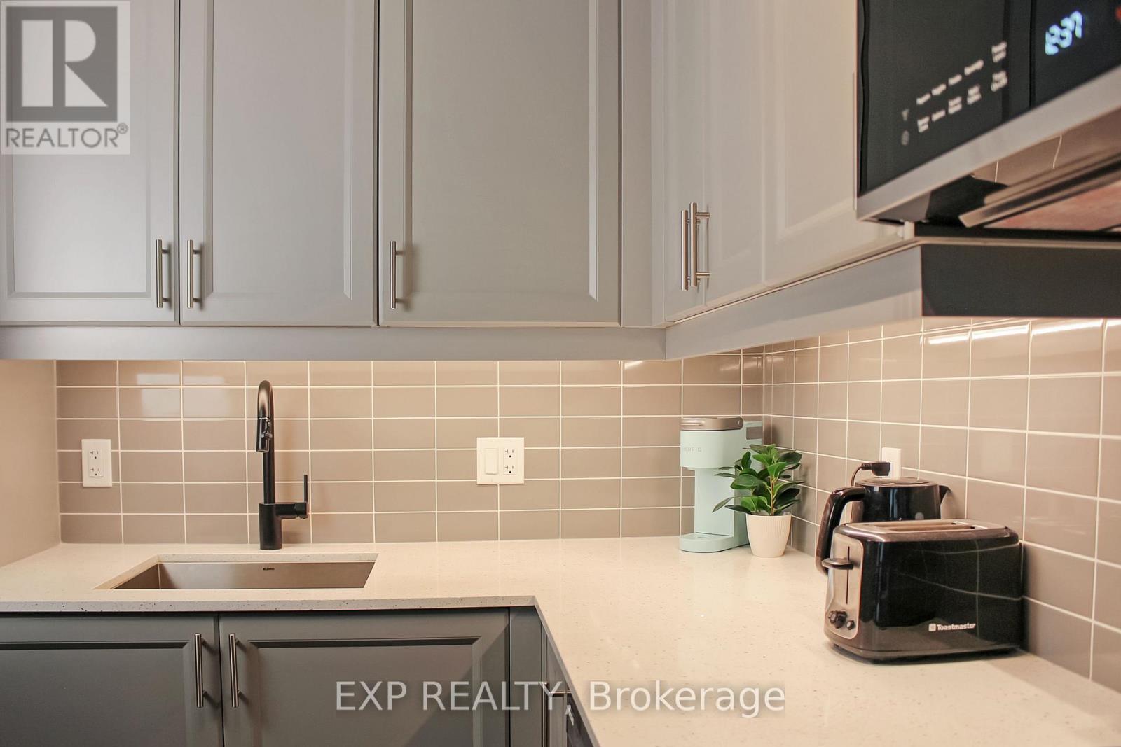 610 - 2333 Khalsa Gate, Oakville, Ontario  L6M 0X7 - Photo 4 - W12719076