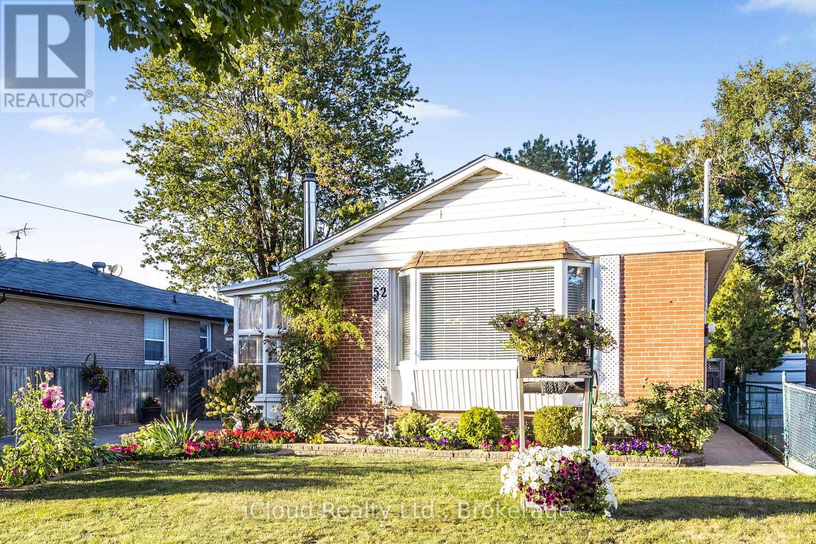 52 Kimbark Drive, Brampton, Ontario  L6X 2A4 - Photo 2 - W12417571