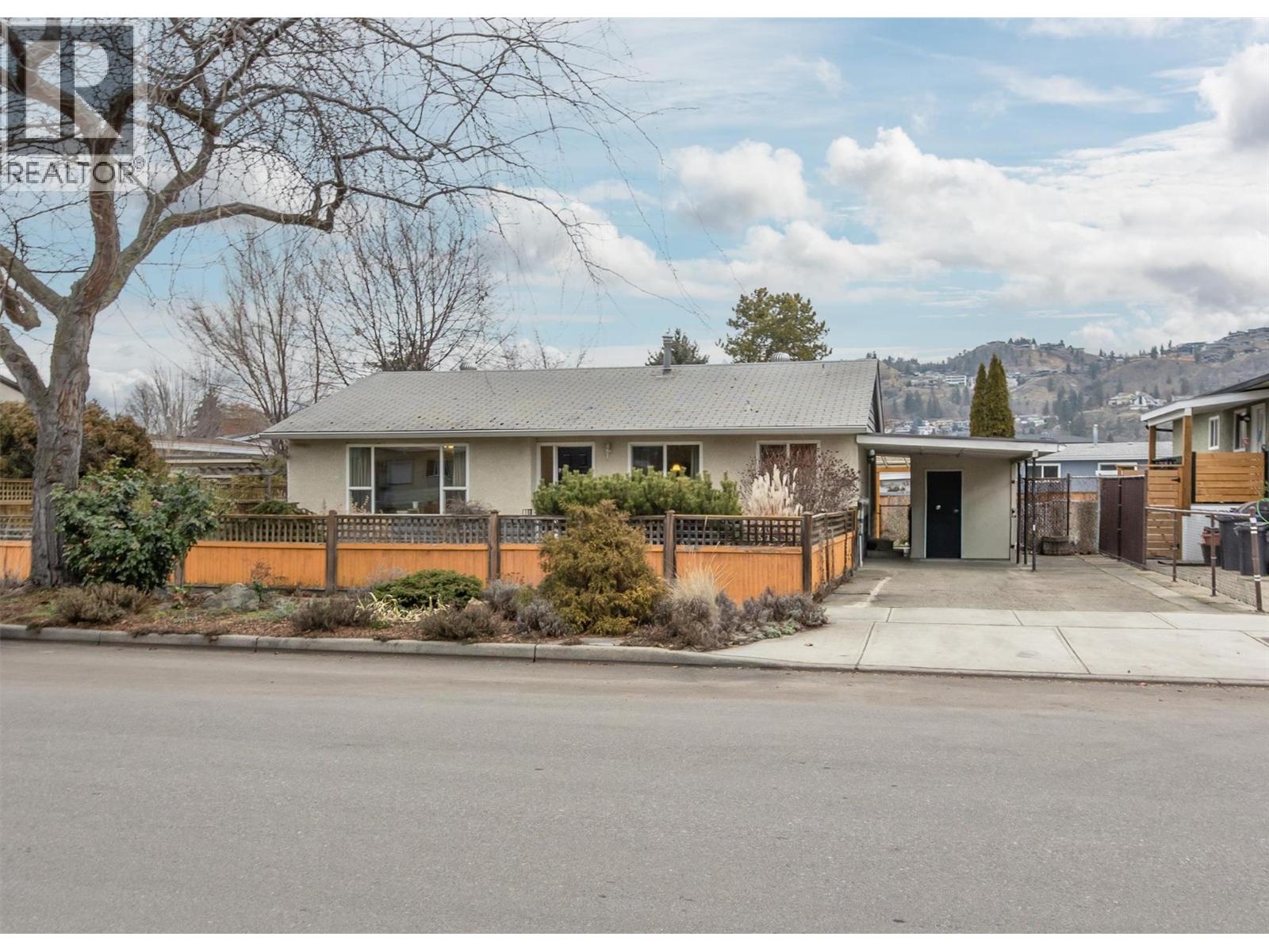 Photo of 1122 Stockwell Avenue, Glenmore, Kelowna