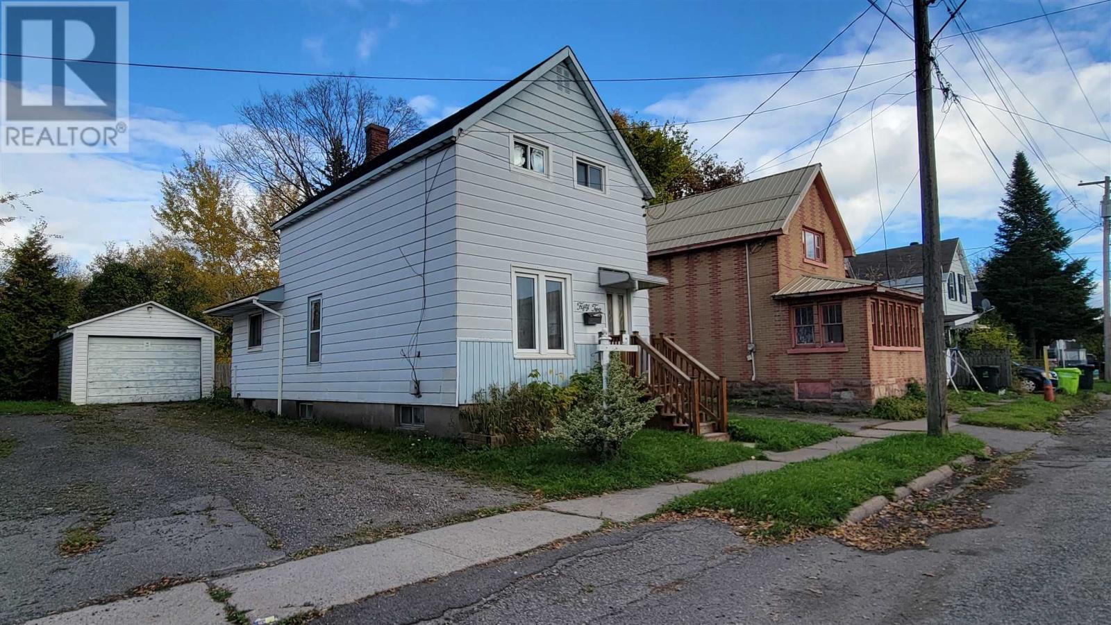 52 Edinburgh St, Sault Ste. Marie, Ontario P6A 1K7 - Photo 1 - SM253377