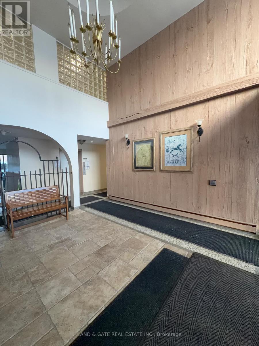 101 - 330 Gibb Street, Oshawa, Ontario  L1J 1Z2 - Photo 5 - E12719024