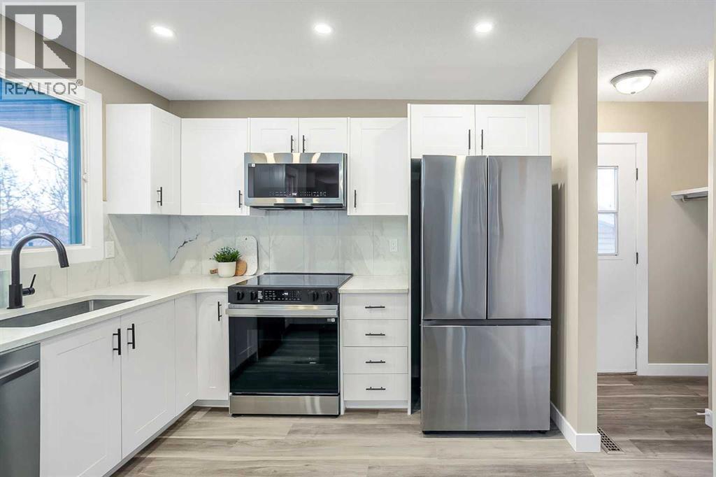 467 Berkley Crescent Nw, Calgary, Alberta  T3K 1A9 - Photo 15 - A2280704