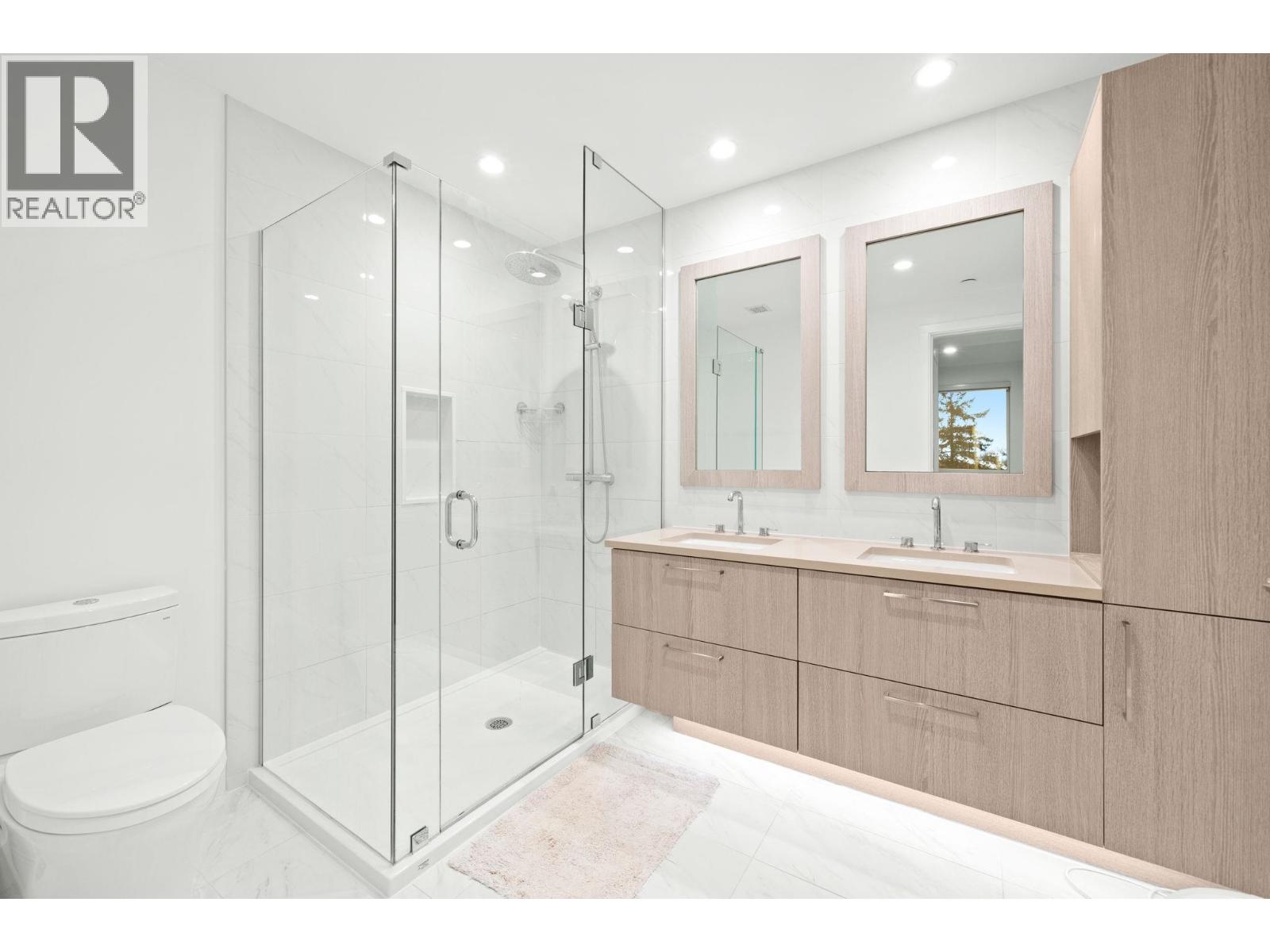 304 707 E 3rd Street, North Vancouver, British Columbia  V7L 1G8 - Photo 10 - R3077048