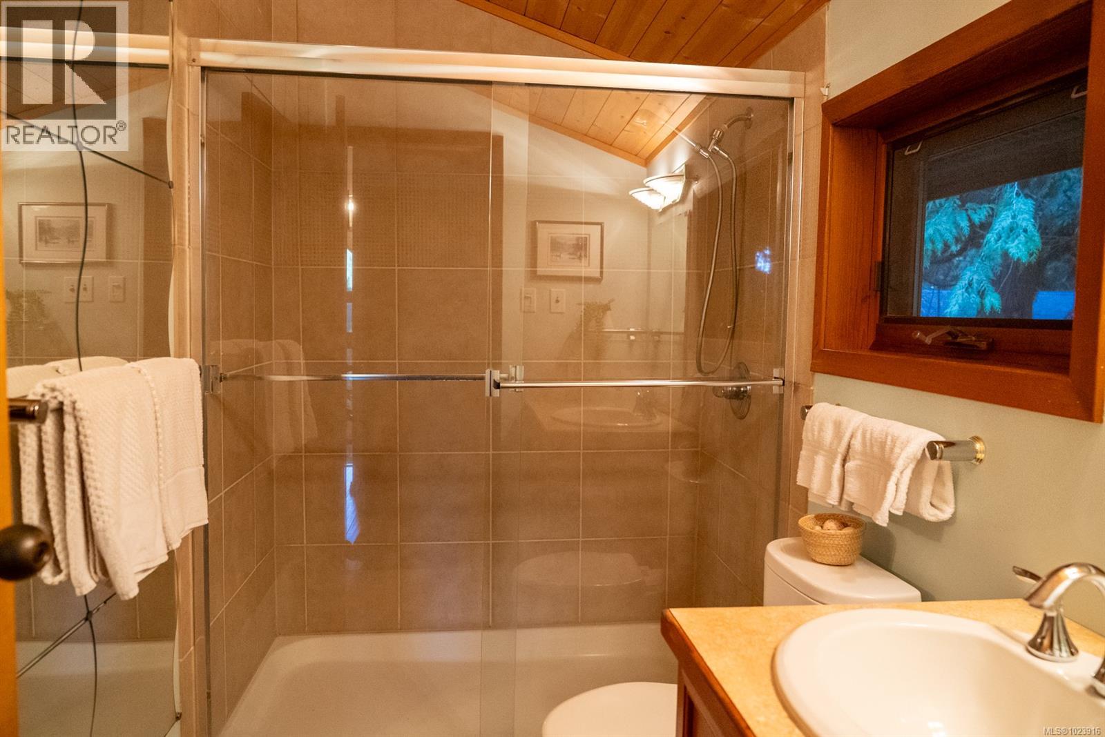 2648 Galleon Way, Pender Island, British Columbia  V0N 2M2 - Photo 27 - 1023916