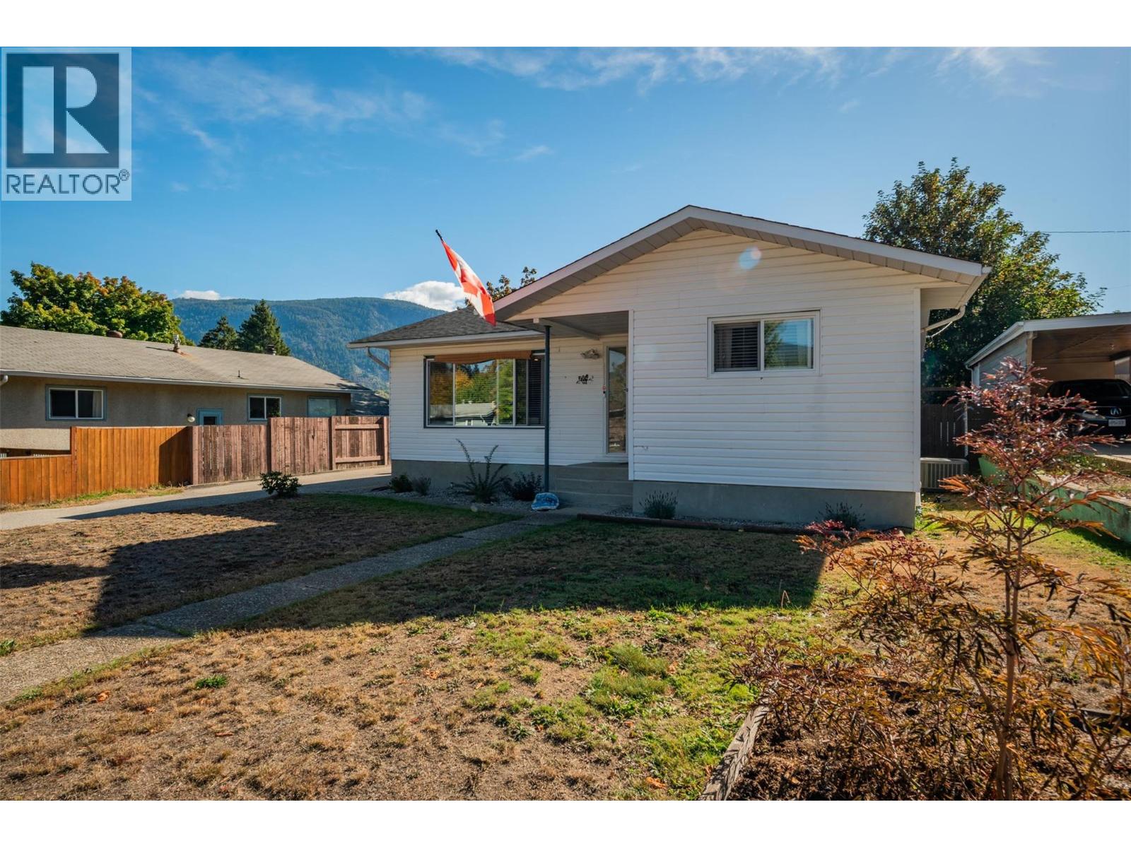 204 PINEWOOD Drive, Castlegar, British Columbia
