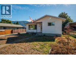 204 PINEWOOD Drive, Castlegar, British Columbia