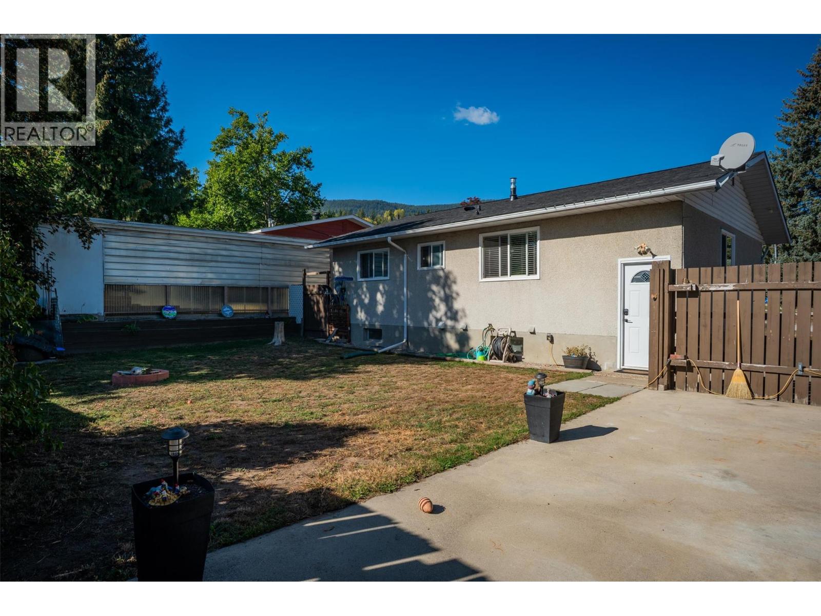 204 Pinewood Drive, Castlegar, British Columbia  V1N 2M4 - Photo 51 - 10373393