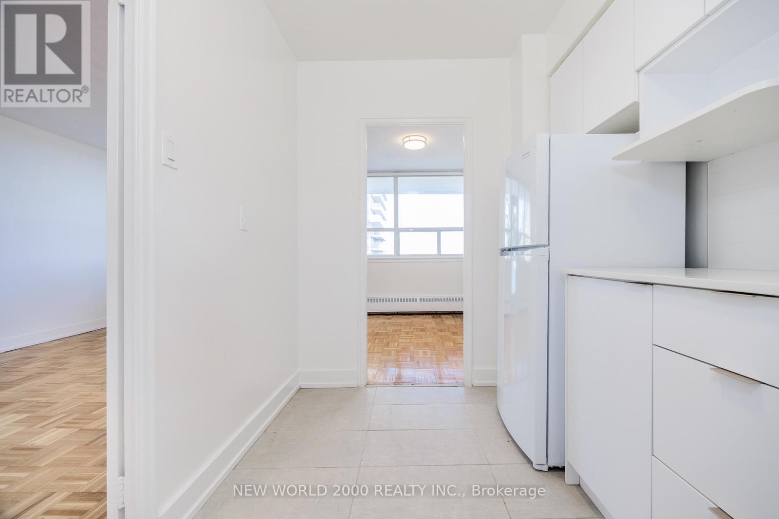 711 - 33 Erskine Avenue, Toronto, Ontario  M4P 1Y6 - Photo 3 - C12719048