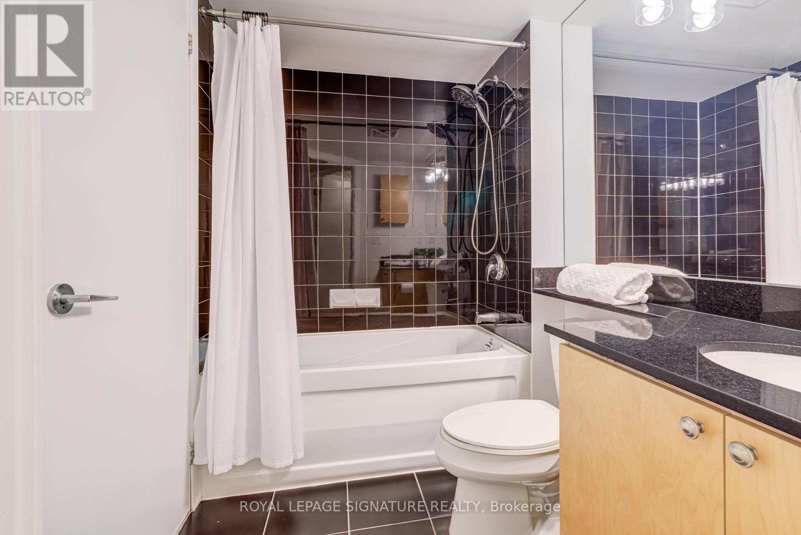 304 - 231 Fort York Boulevard, Toronto, Ontario  M5V 1B2 - Photo 17 - C12719058