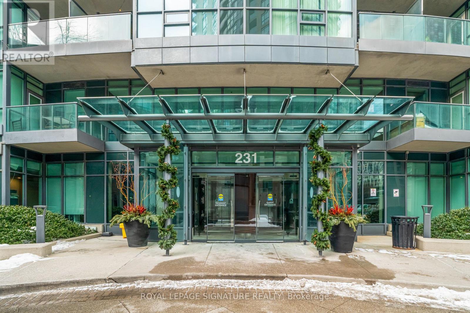 304 - 231 Fort York Boulevard, Toronto, Ontario  M5V 1B2 - Photo 3 - C12719058