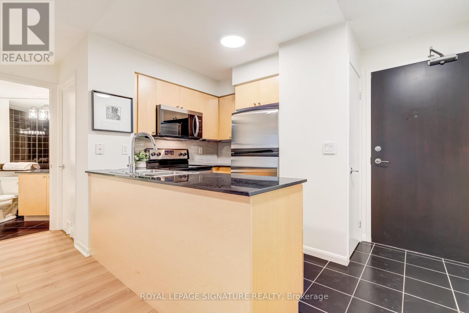 304 - 231 Fort York Boulevard, Toronto, Ontario  M5V 1B2 - Photo 5 - C12719058