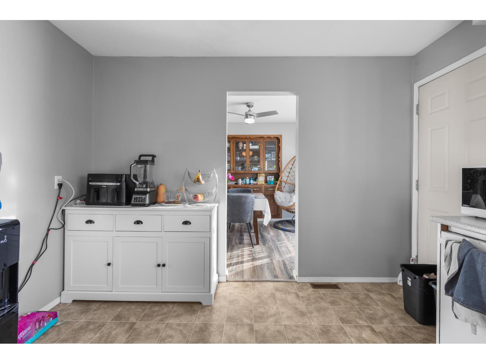 31974 Charlotte Avenue, Abbotsford, British Columbia  V2T 4K8 - Photo 13 - R3080845