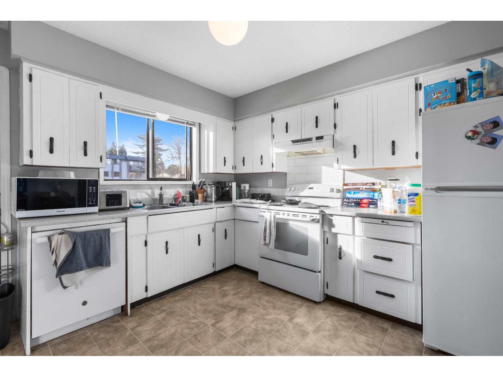 31974 Charlotte Avenue, Abbotsford, British Columbia  V2T 4K8 - Photo 11 - R3080845