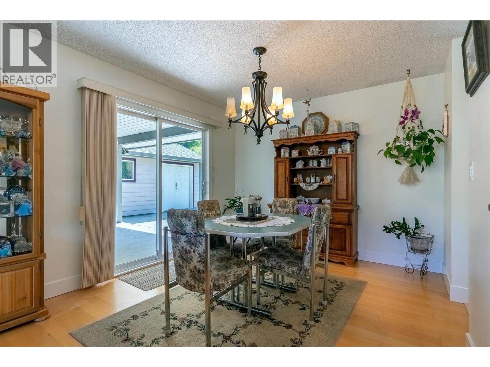 5121 Crawford Place, Kamloops, British Columbia  V2C 5Z8 - Photo 8 - 10373452