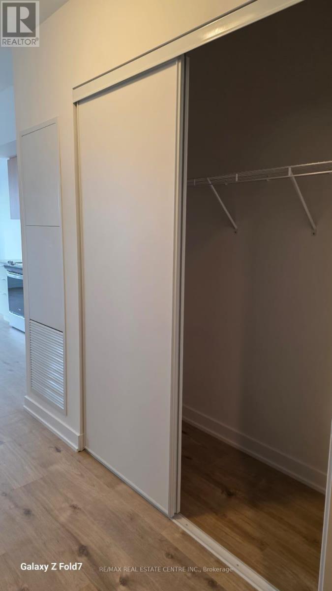 613 - 500 Plains Road E, Burlington, Ontario  L7T 2E1 - Photo 5 - W12718994