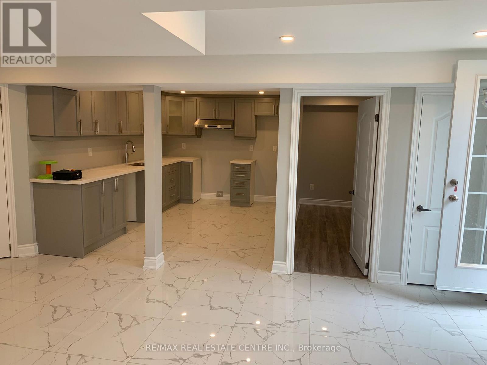 Bsmt - 362 Remembrance Road, Brampton, Ontario  L7A 0C3 - Photo 8 - W12719016