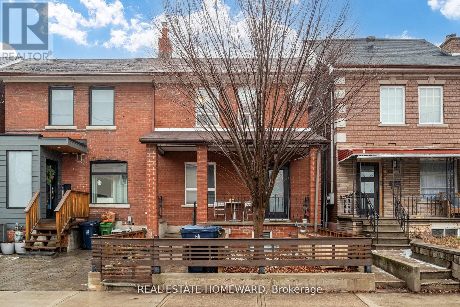 UPPER - 140 MILLICENT STREET, Toronto, Ontario