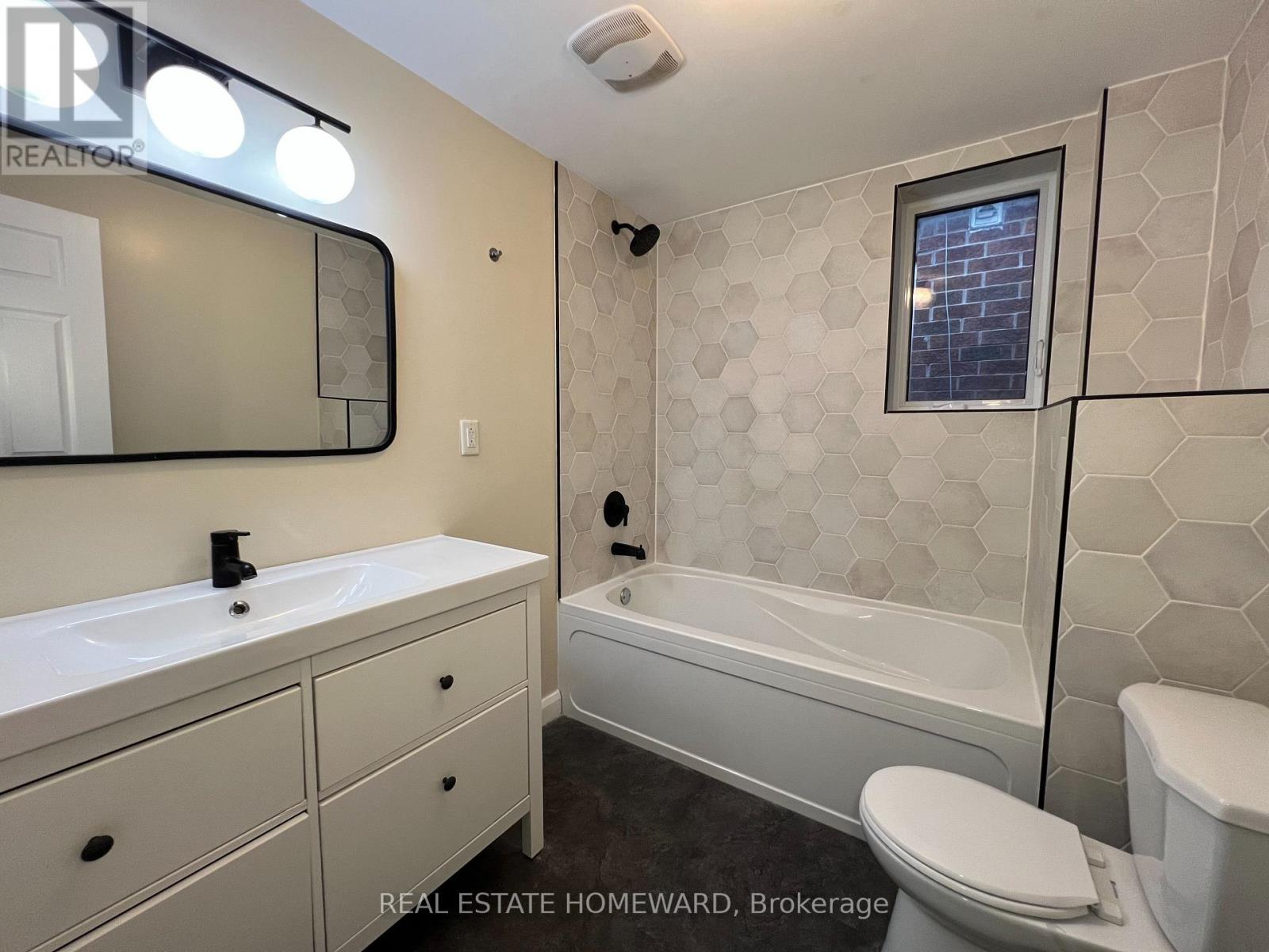 Upper - 140 Millicent Street, Toronto, Ontario  M6H 1W4 - Photo 15 - W12719028