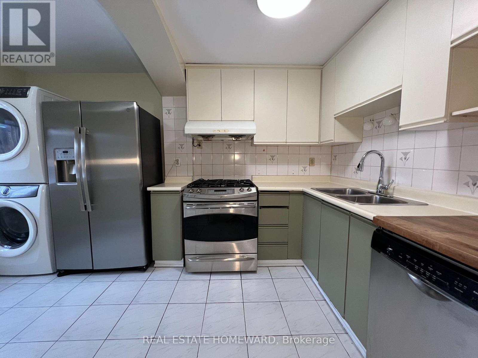 Upper - 140 Millicent Street, Toronto, Ontario  M6H 1W4 - Photo 7 - W12719028