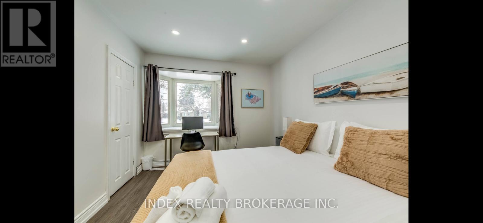 22 Sora Drive W, Mississauga, Ontario  L5M 1B2 - Photo 17 - W12719044