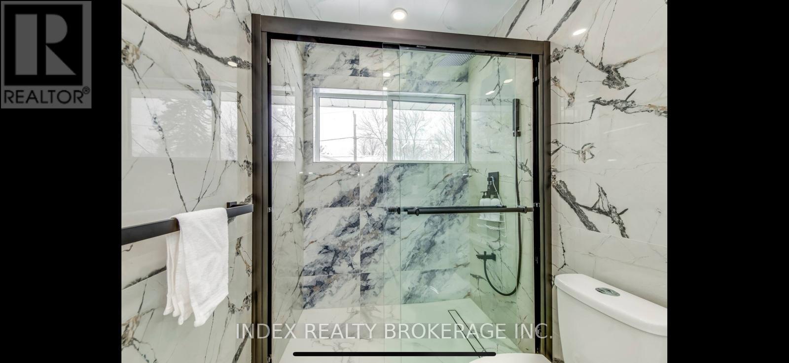 22 Sora Drive W, Mississauga, Ontario  L5M 1B2 - Photo 18 - W12719044