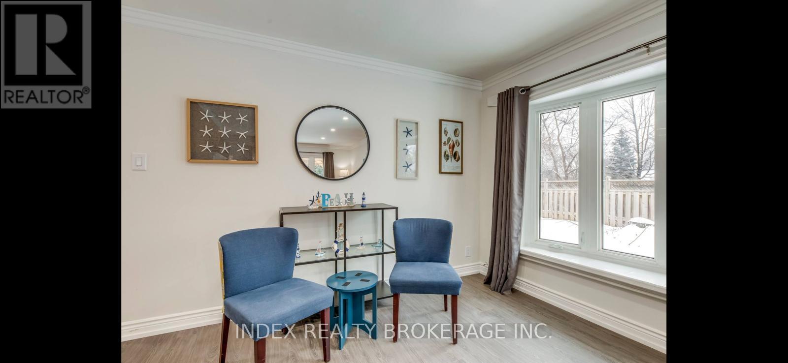 22 Sora Drive W, Mississauga, Ontario  L5M 1B2 - Photo 2 - W12719044