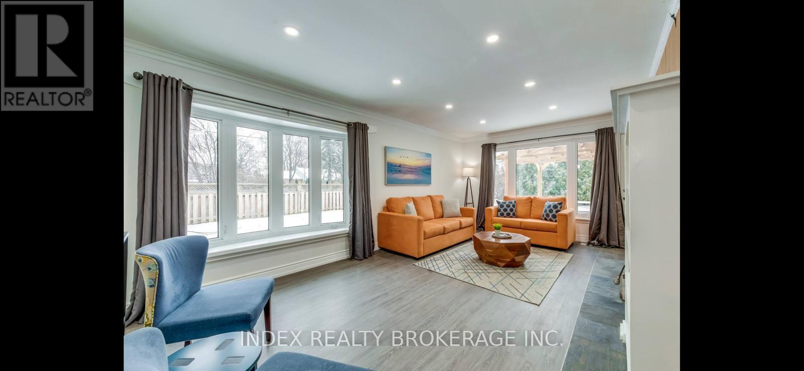 22 Sora Drive W, Mississauga, Ontario  L5M 1B2 - Photo 8 - W12719044