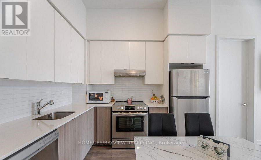 108 - 160 Canon Jackson Drive, Toronto, Ontario  M6M 0B6 - Photo 2 - W12719056