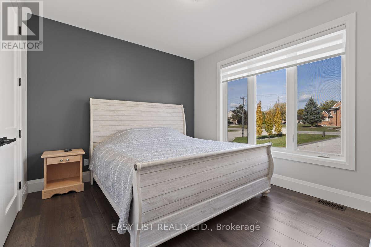 351 Old Tecumseh Road, Tecumseh, Ontario  N8N 3T2 - Photo 15 - X12718996