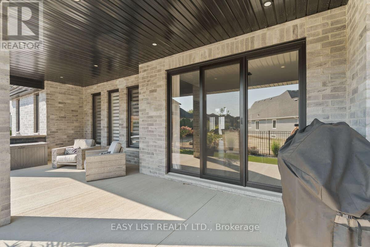 351 Old Tecumseh Road, Tecumseh, Ontario  N8N 3T2 - Photo 21 - X12718996