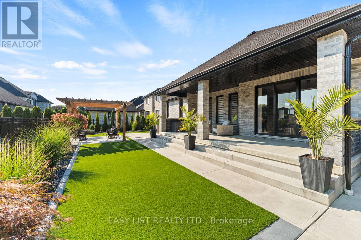 351 Old Tecumseh Road, Tecumseh, Ontario  N8N 3T2 - Photo 23 - X12718996