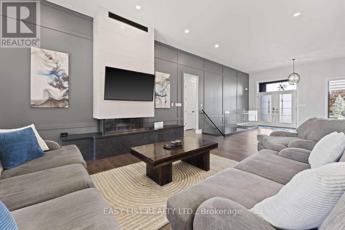 351 Old Tecumseh Road, Tecumseh, Ontario  N8N 3T2 - Photo 5 - X12718996