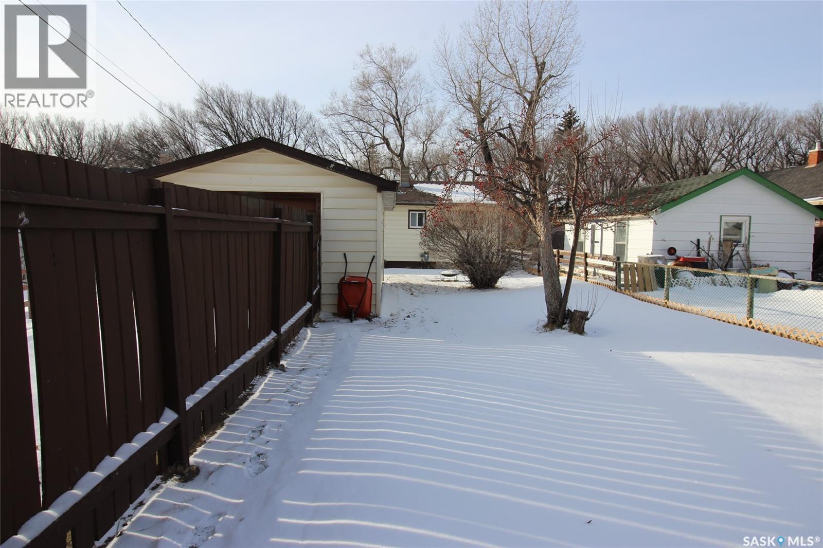 644 1st Street W, Shaunavon, Saskatchewan  S0N 2M0 - Photo 29 - SK027214