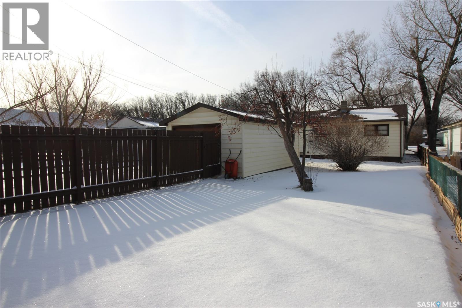 644 1st Street W, Shaunavon, Saskatchewan  S0N 2M0 - Photo 30 - SK027214