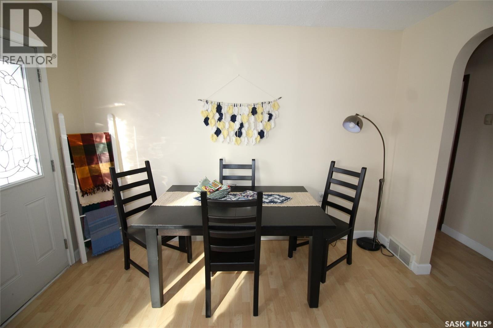 644 1st Street W, Shaunavon, Saskatchewan  S0N 2M0 - Photo 5 - SK027214