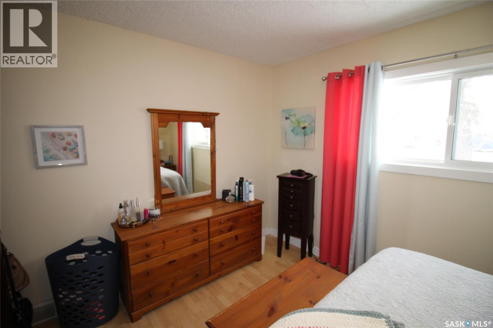 644 1st Street W, Shaunavon, Saskatchewan  S0N 2M0 - Photo 8 - SK027214