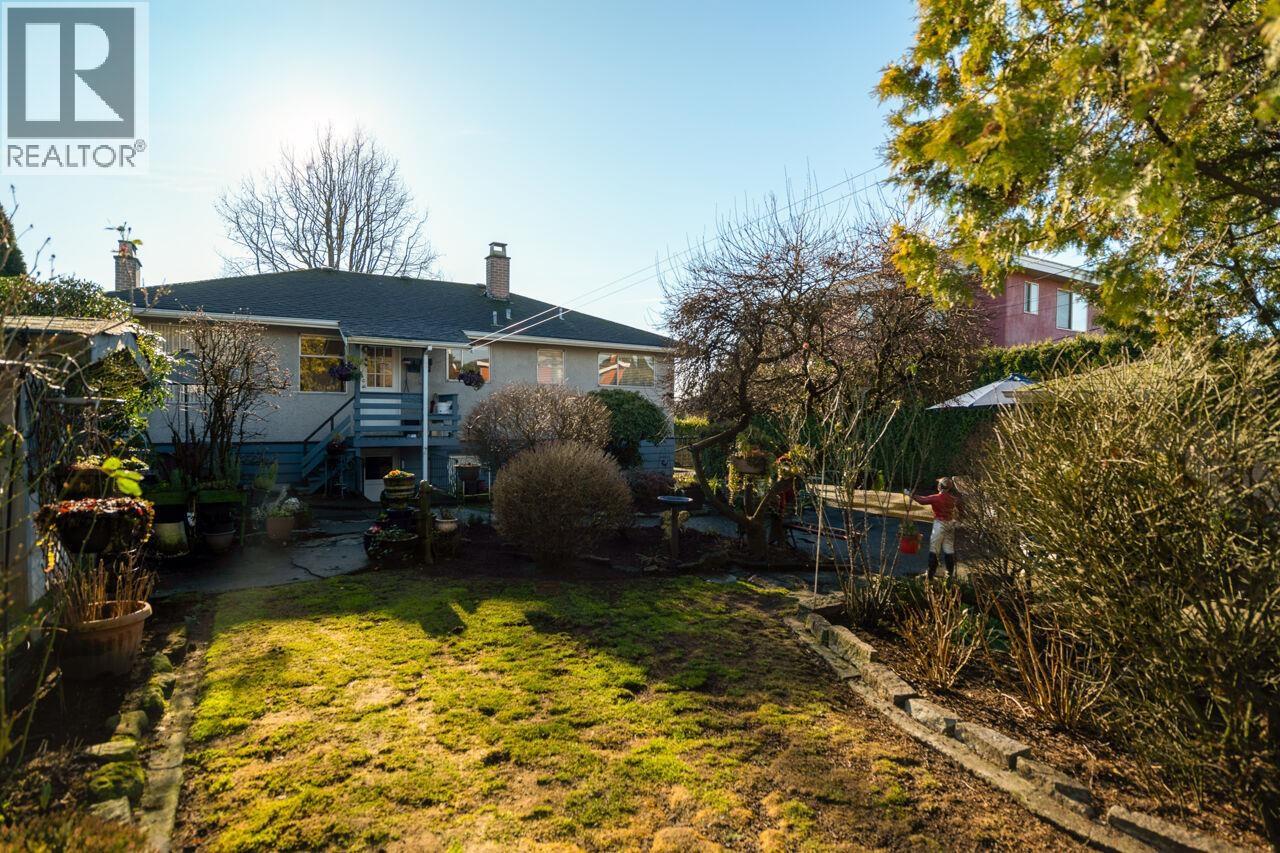 6545 Charles Street, Burnaby, British Columbia  V5B 2H2 - Photo 8 - R3081951