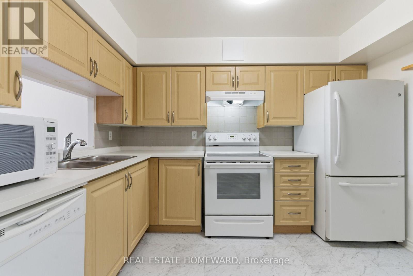 1002 - 4 Park Vista, Toronto, Ontario  M4B 3M8 - Photo 27 - E12675924