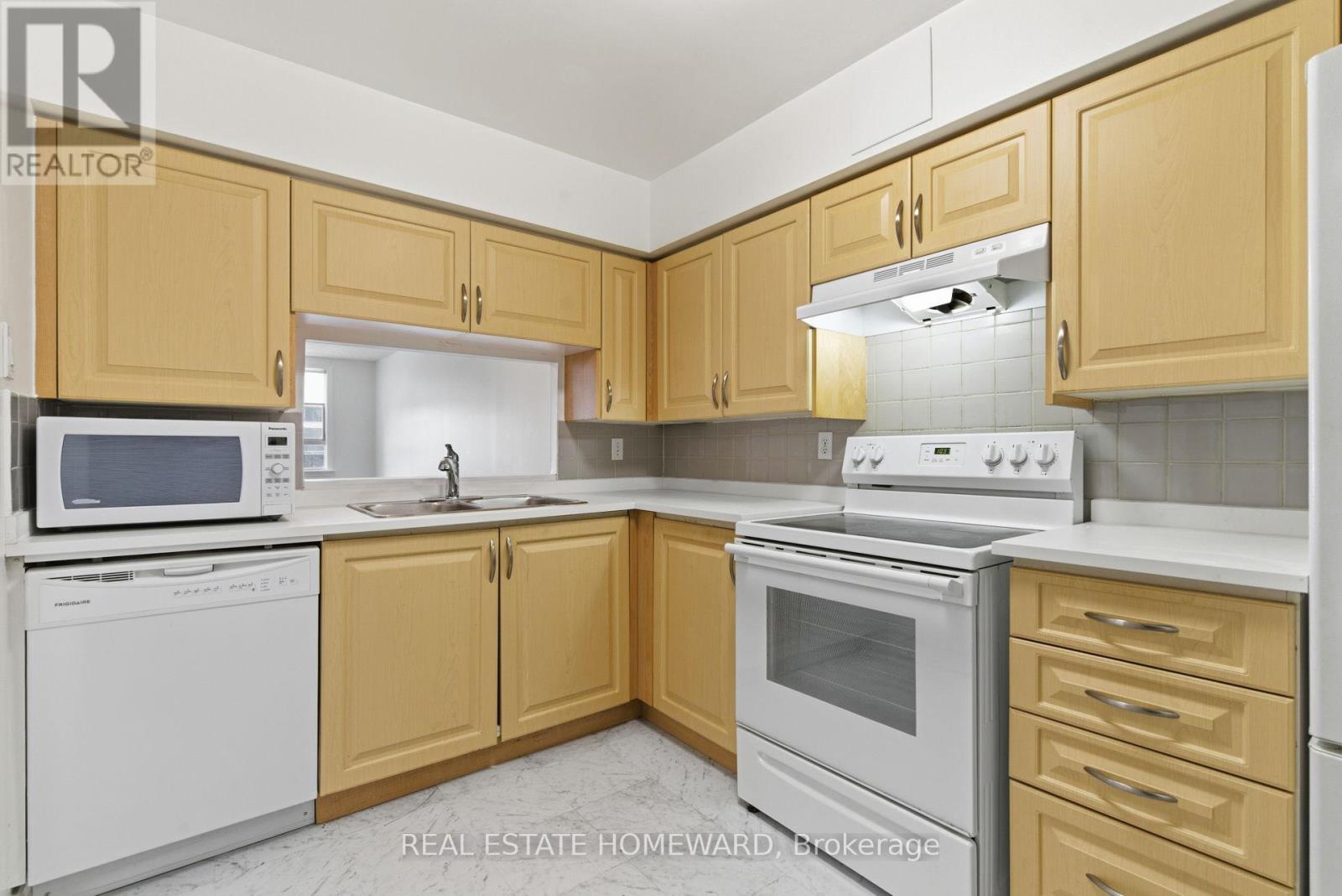 1002 - 4 Park Vista, Toronto, Ontario  M4B 3M8 - Photo 29 - E12675924