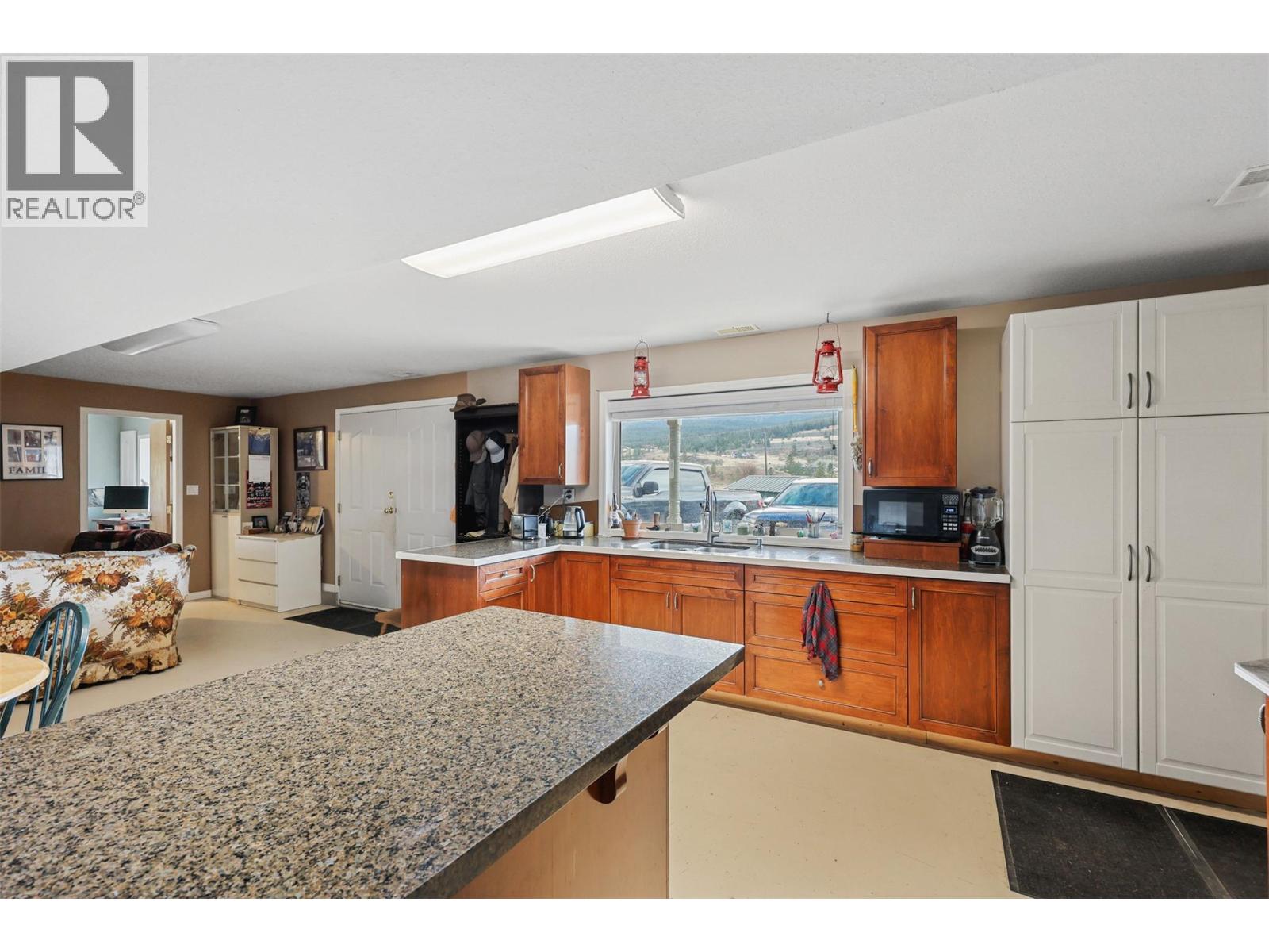 5849 Buckhorn Road, Kamloops, British Columbia  V1S 2A5 - Photo 31 - 10373571